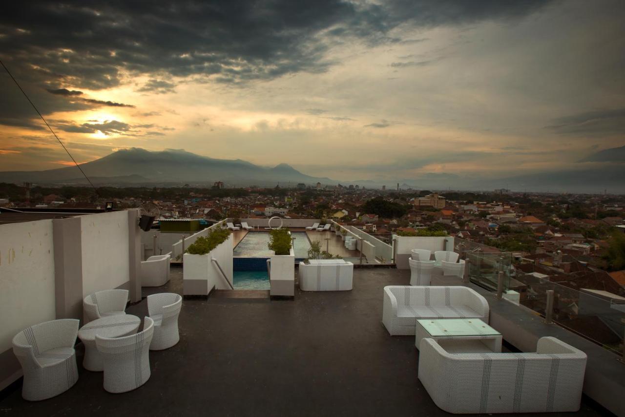 Ascent Hotel & Cafe Malang Exteriér fotografie
