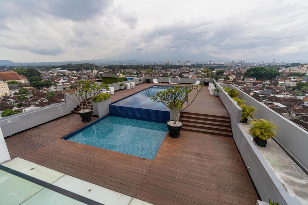 Ascent Hotel & Cafe Malang Exteriér fotografie