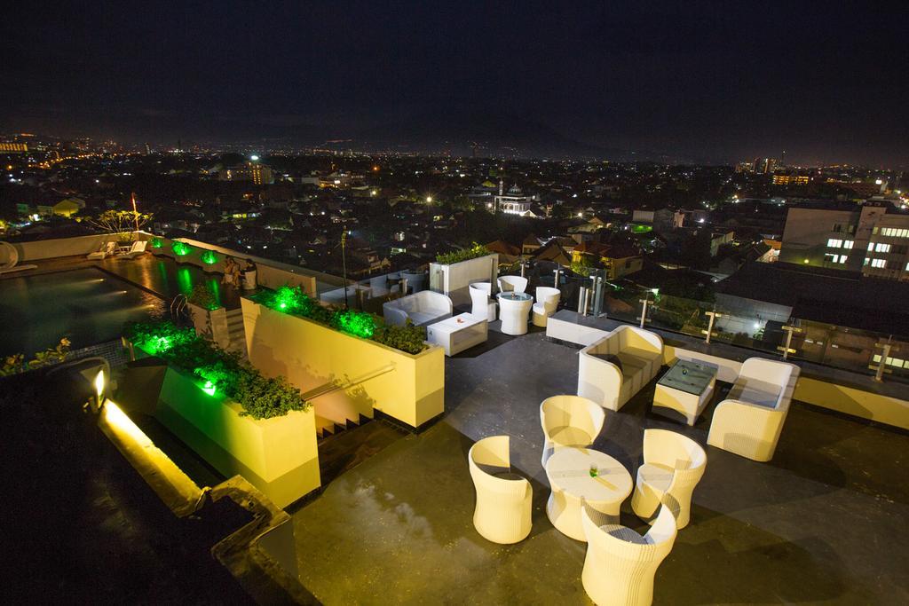 Ascent Hotel & Cafe Malang Exteriér fotografie