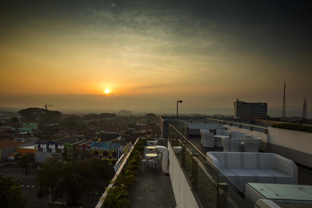 Ascent Hotel & Cafe Malang Exteriér fotografie