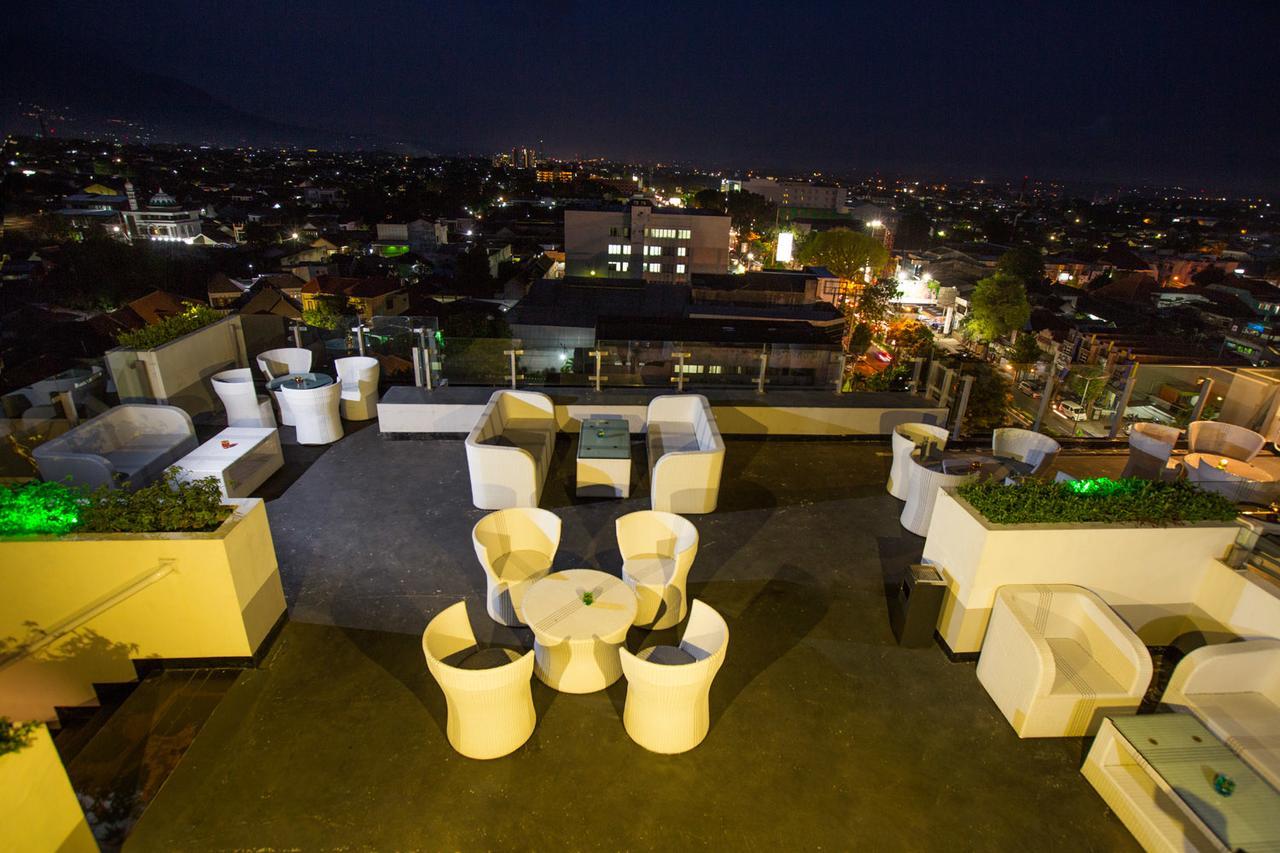 Ascent Hotel & Cafe Malang Exteriér fotografie
